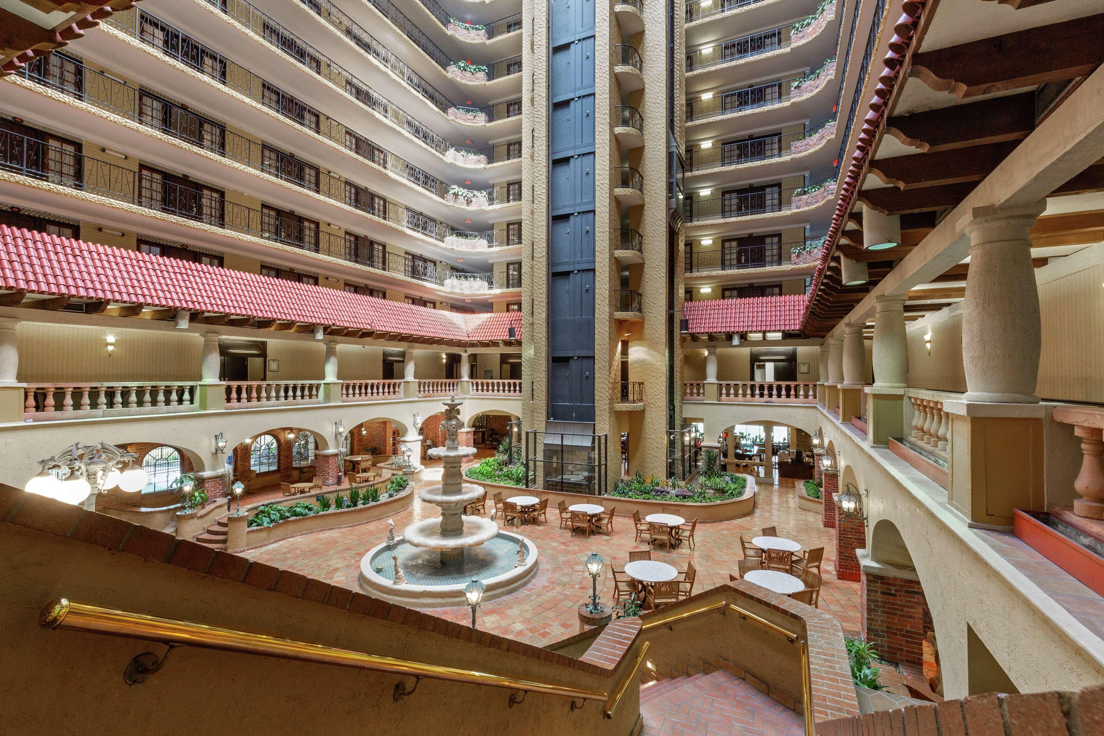 Embassy Suites By Hilton Kansas City Plaza Ngoại thất bức ảnh