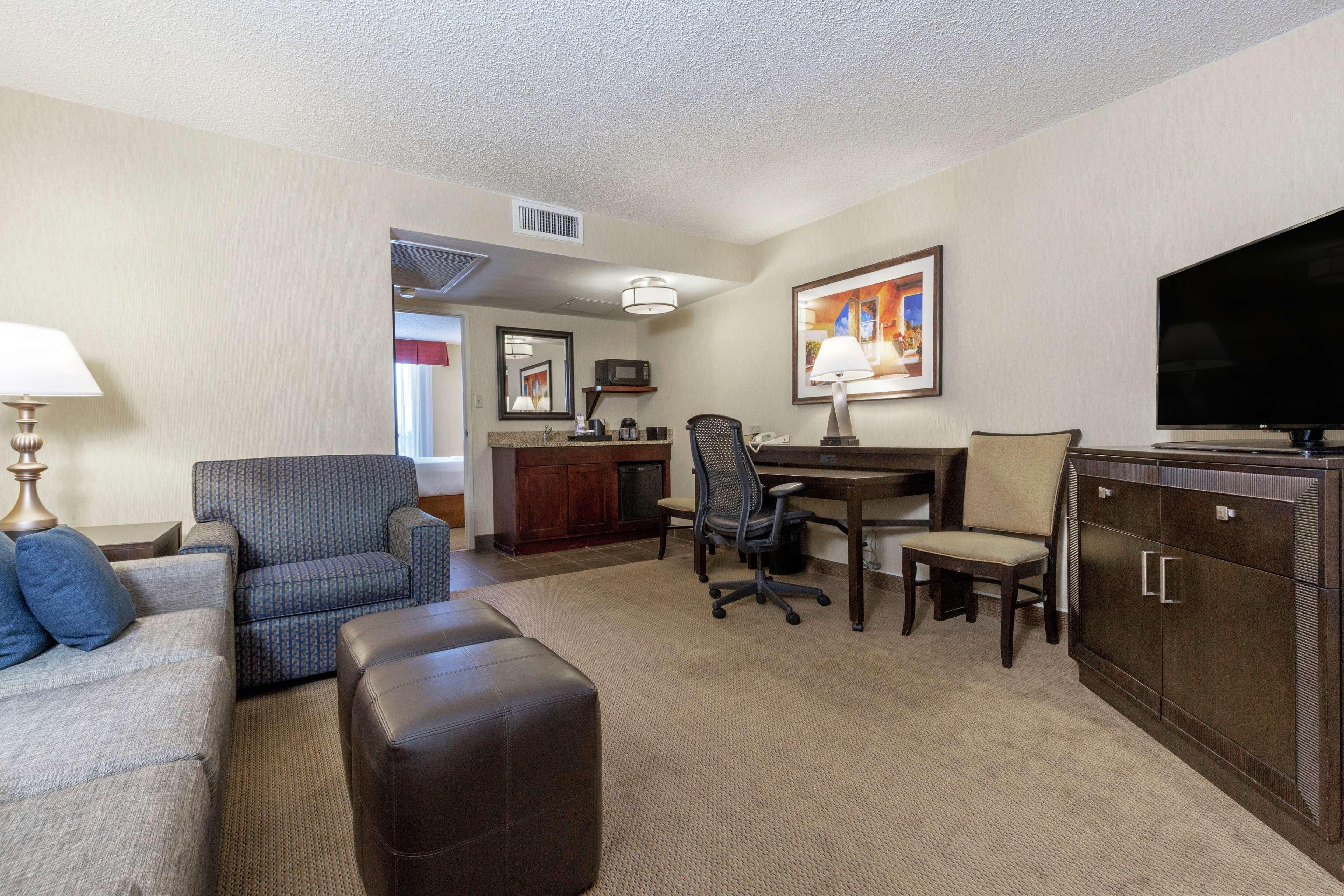 Embassy Suites By Hilton Kansas City Plaza Ngoại thất bức ảnh