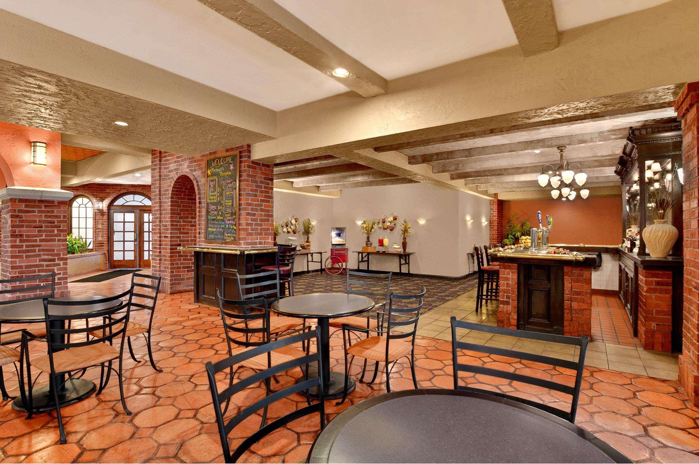 Embassy Suites By Hilton Kansas City Plaza Ngoại thất bức ảnh