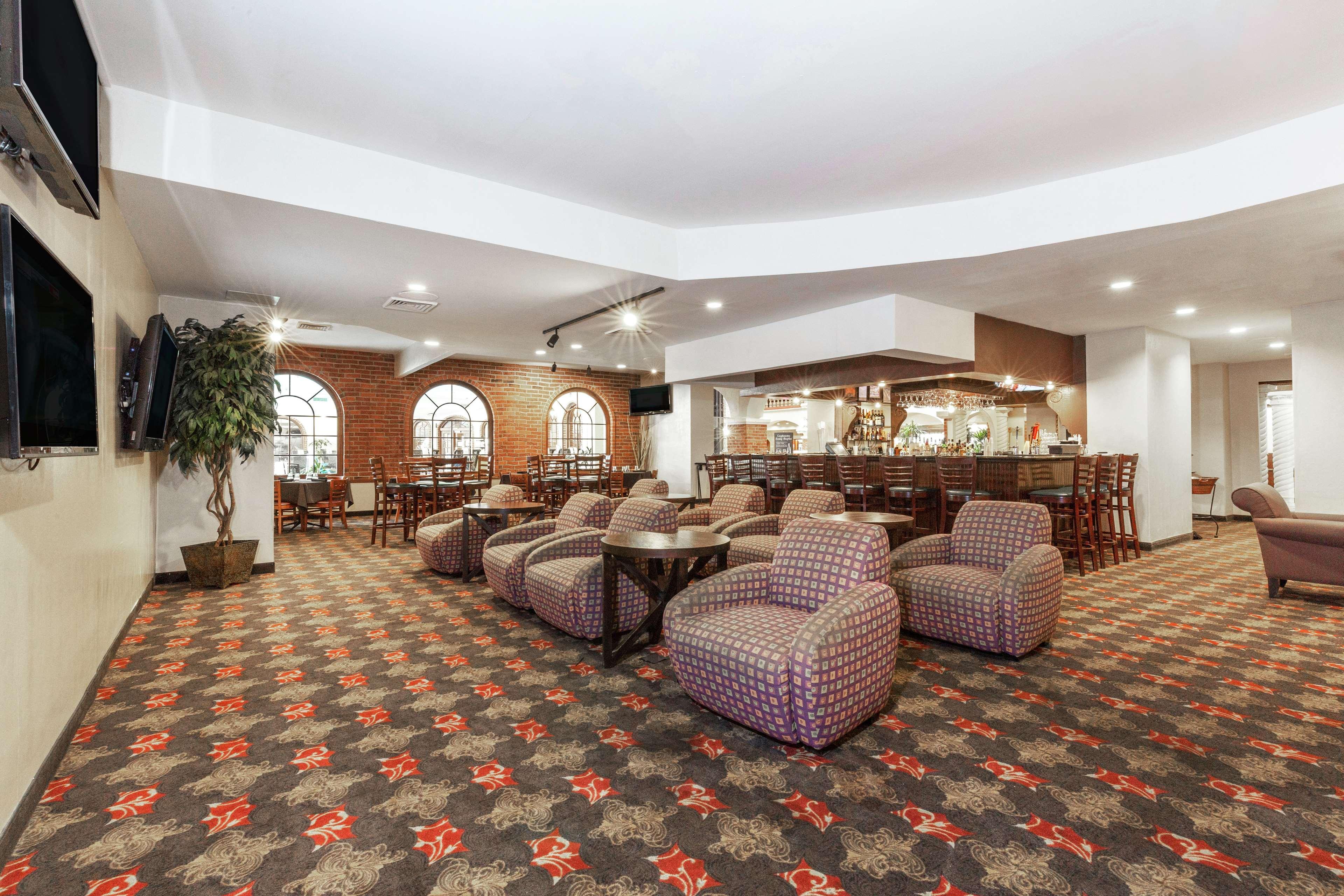 Embassy Suites By Hilton Kansas City Plaza Ngoại thất bức ảnh