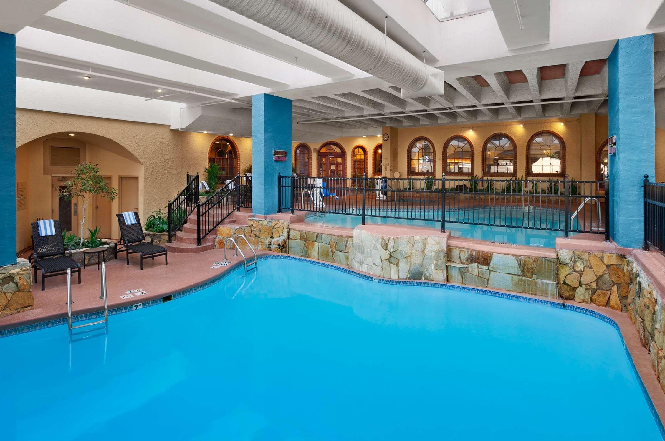 Embassy Suites By Hilton Kansas City Plaza Ngoại thất bức ảnh