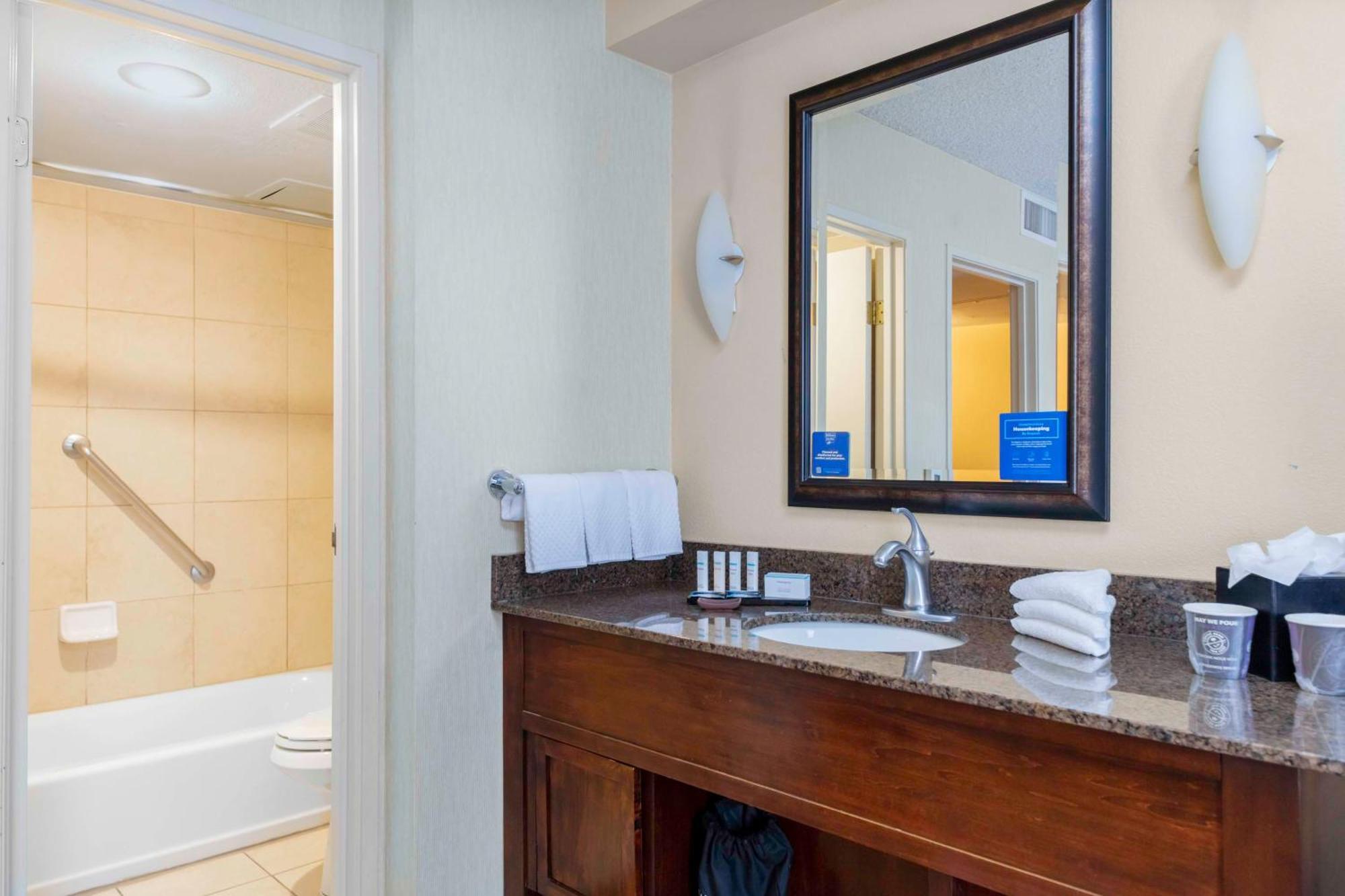 Embassy Suites By Hilton Kansas City Plaza Ngoại thất bức ảnh