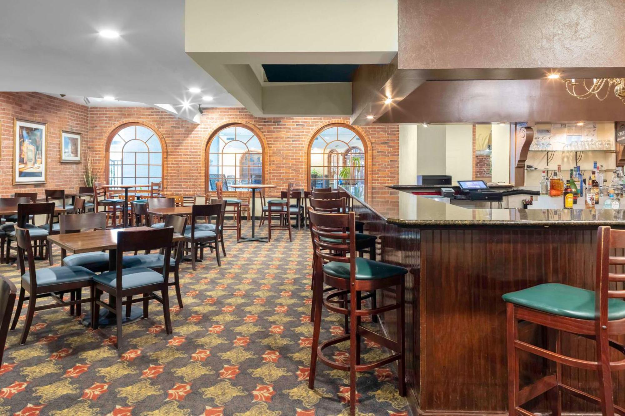 Embassy Suites By Hilton Kansas City Plaza Ngoại thất bức ảnh