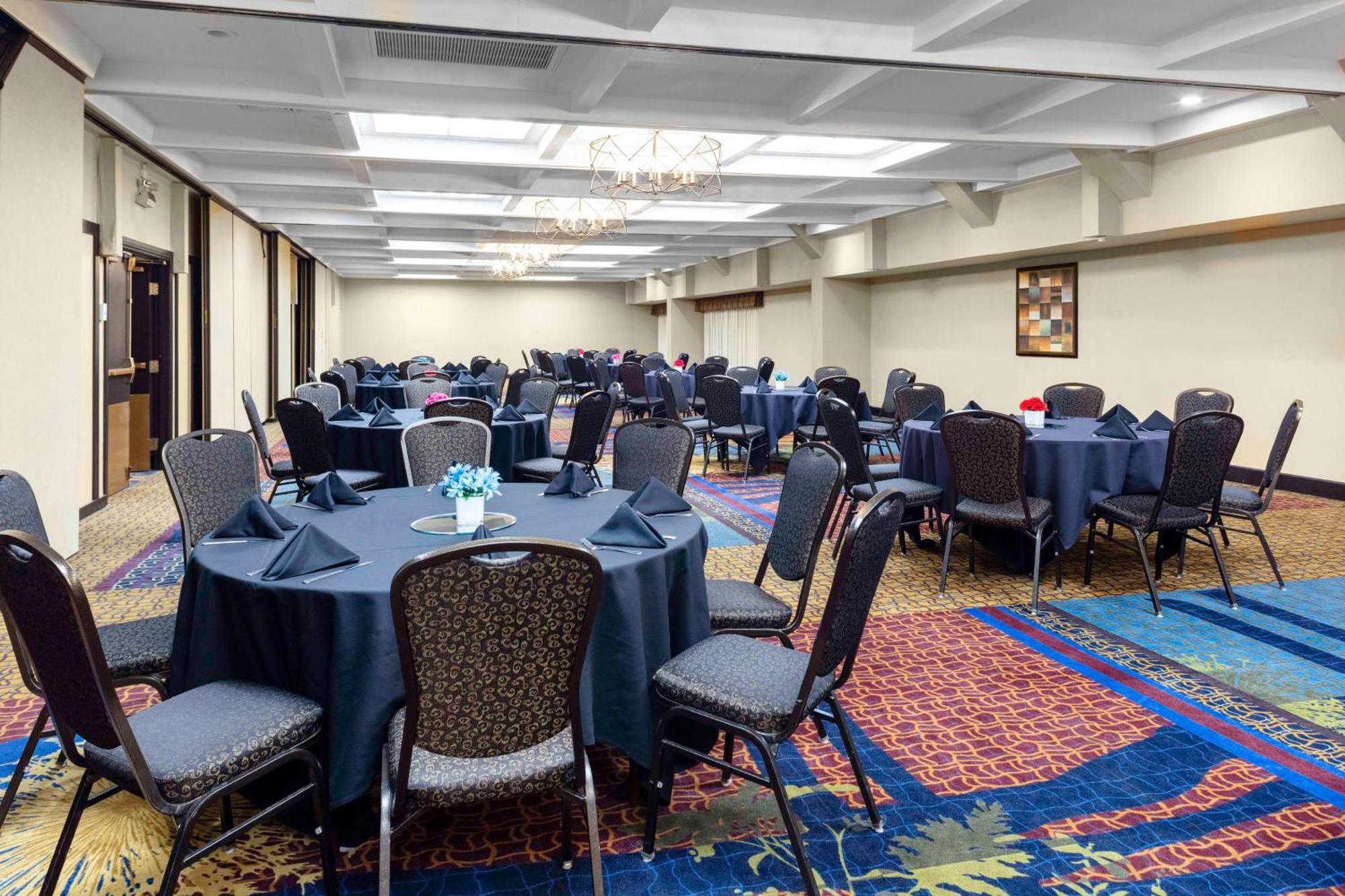 Embassy Suites By Hilton Kansas City Plaza Ngoại thất bức ảnh