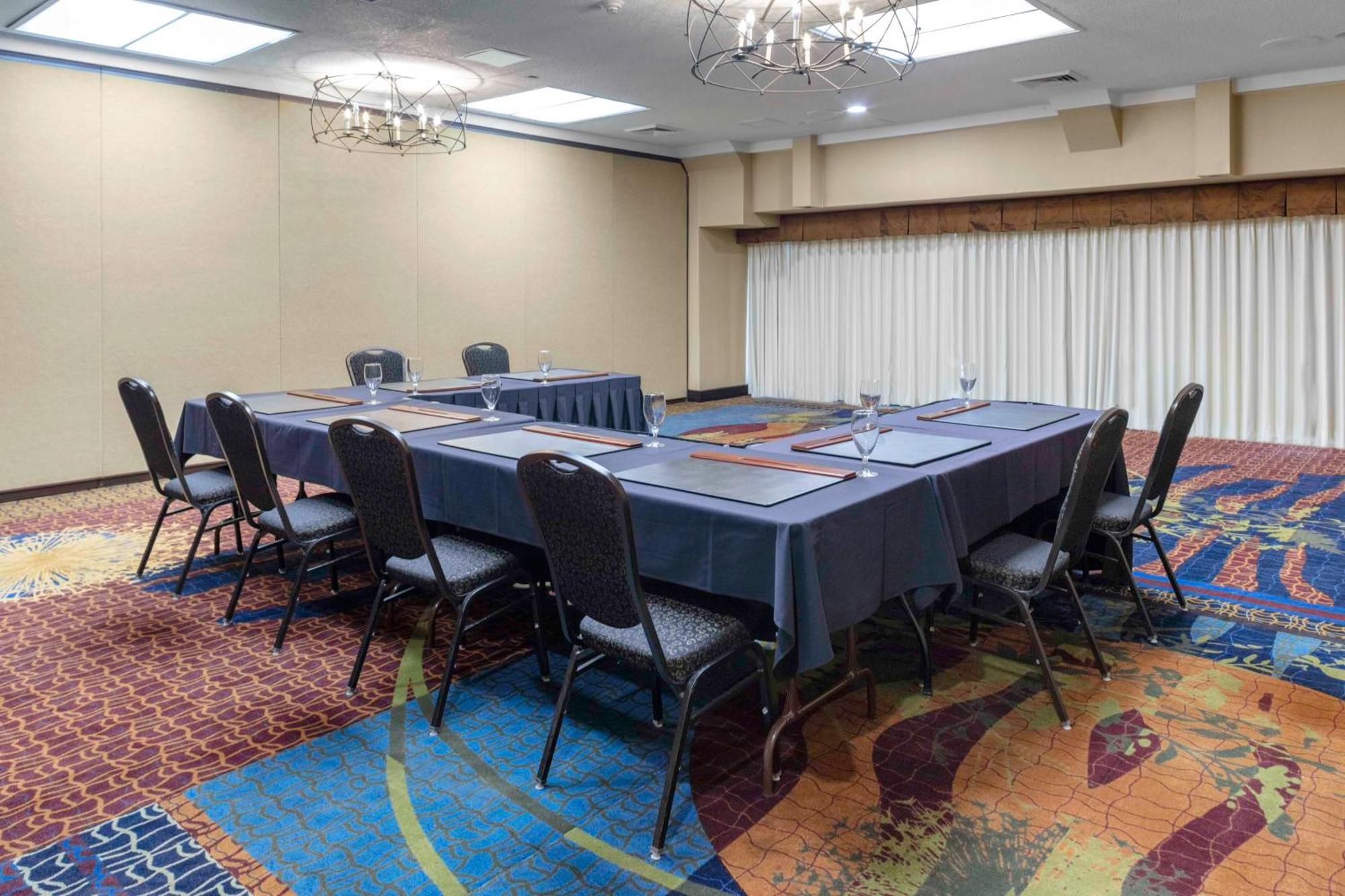 Embassy Suites By Hilton Kansas City Plaza Ngoại thất bức ảnh