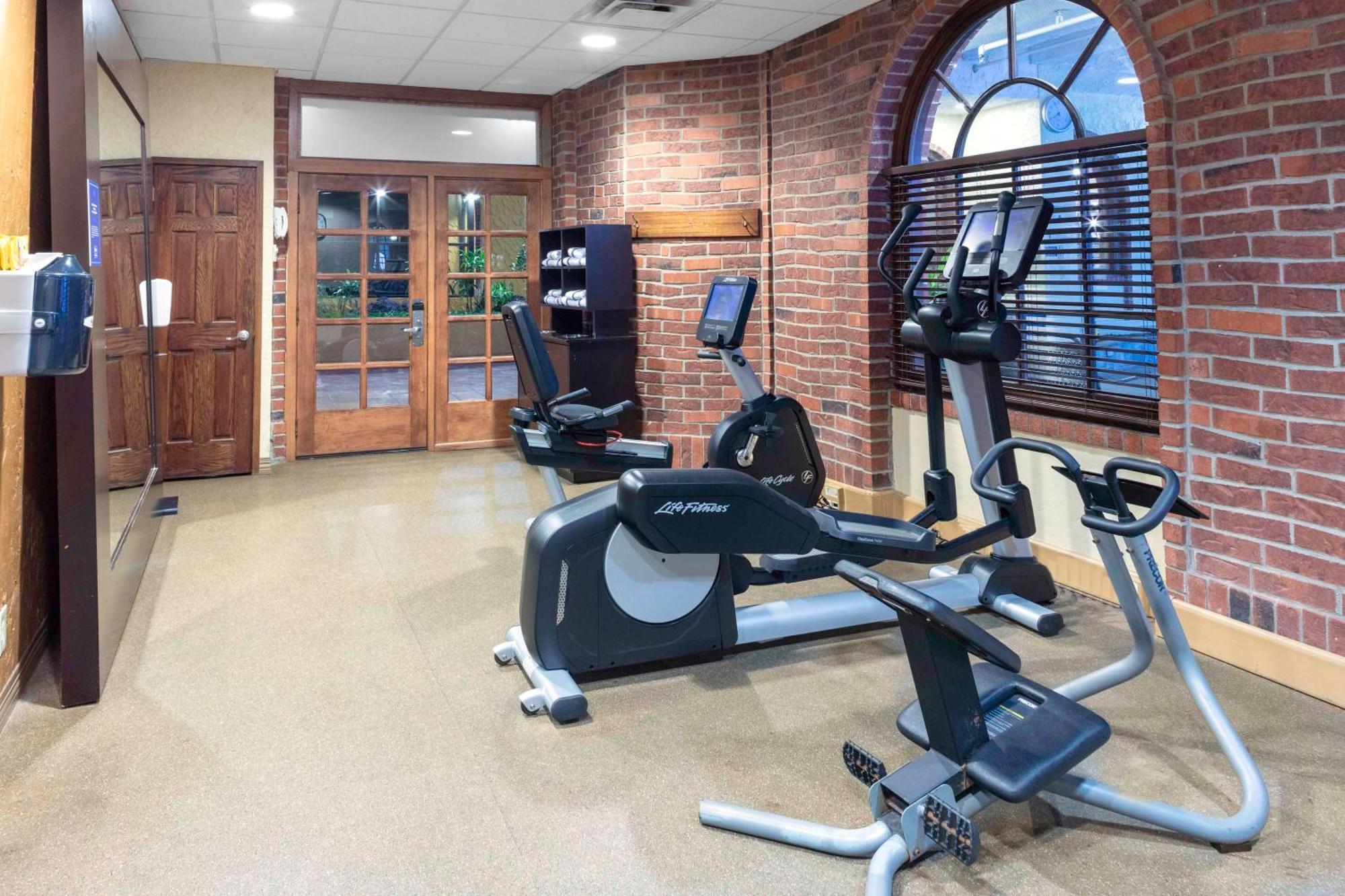 Embassy Suites By Hilton Kansas City Plaza Ngoại thất bức ảnh